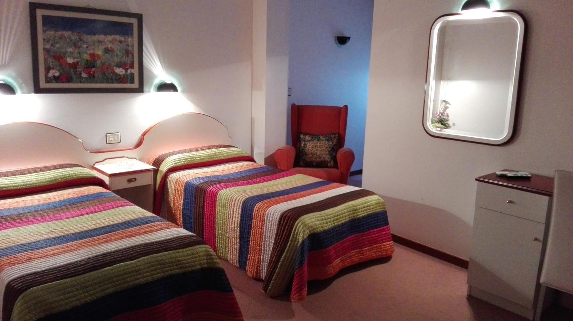 Hostal J.B Мальпика Экстерьер фото
